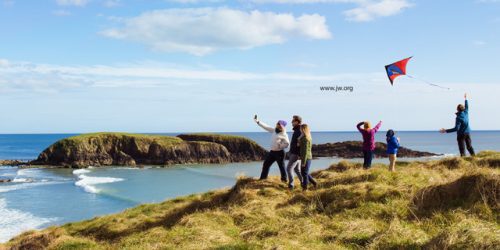 Los testigos de Jehová destacan los seis elementos fundamentales para ser felices