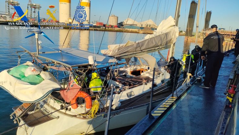 Interceptado un velero con 2.000 kilos de cocaína en el mar Cantábrico a 30 millas de la costa española