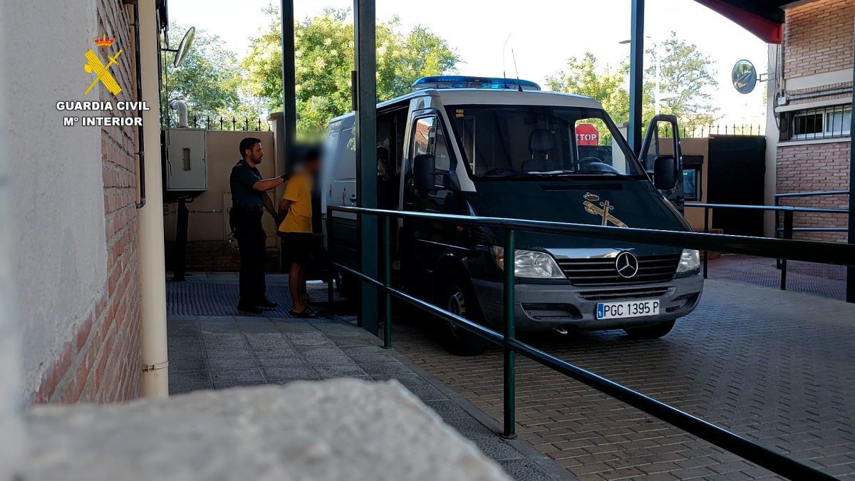 Detenidos por reventar con una excavadora dos cajeros automáticos en menos de 15 días en un pueblo de Toledo