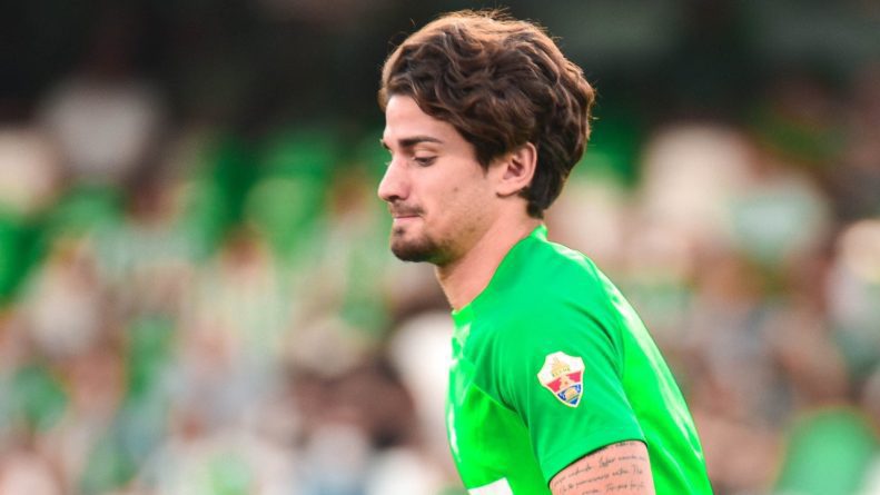 El Elche C.F. Realiza Ajustes en su Plantilla con Tres Fichajes en el Último Día