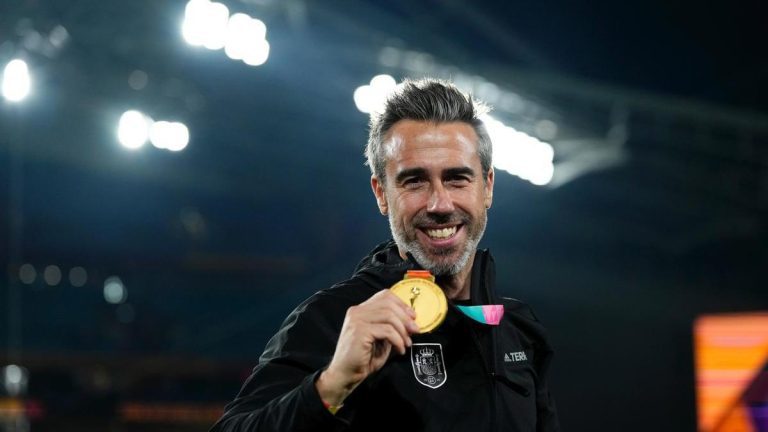 La Federación Española de Fútbol ha comunicado que cesa a Jorge Vilda como seleccionador femenino.