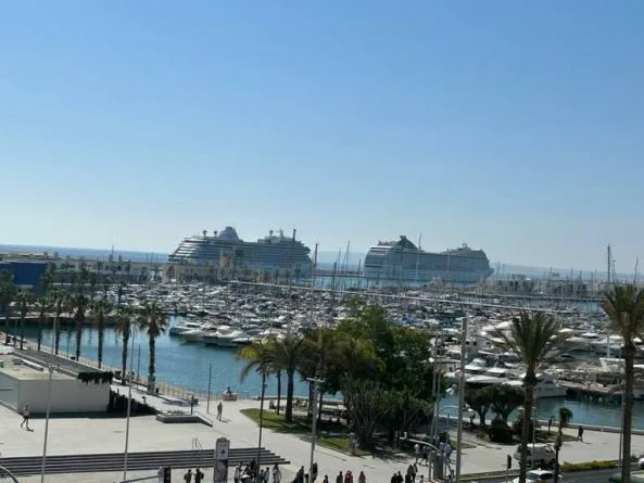 Día de Cruceros en Alicante: Más de 3,200 Turistas Llegan a la Ciudad de Alicante.