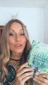 La cantante Verónica Romero presenta su nuevo libro “Alma y el camino del despertar”