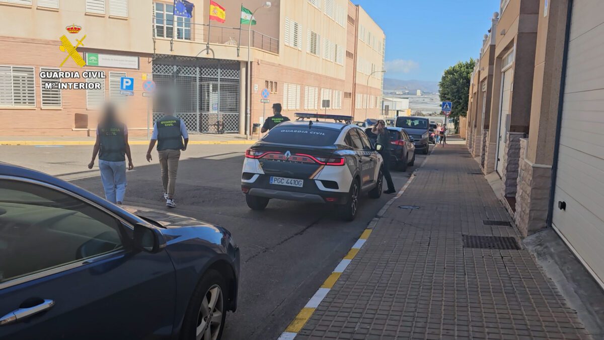 Tres detenidos en Almería y Alicante por intentar casar a una niña de 15 años con su primo en su país de origen