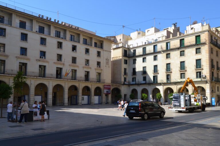Sentencia de 43 años de prisión para el asesino de una anciana y su hijo a golpes mortales