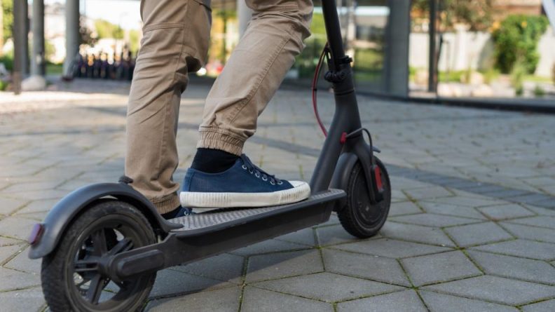 Renfe prohíbe el acceso de patinetes eléctricos