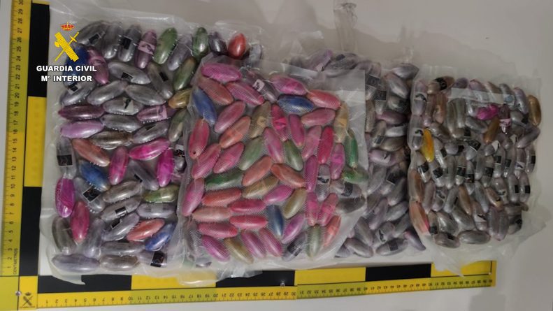 Detenidas tres personas que introducían droga por el aeropuerto de Sevilla utilizando a una menor para aparentar ser una familia que viajaba