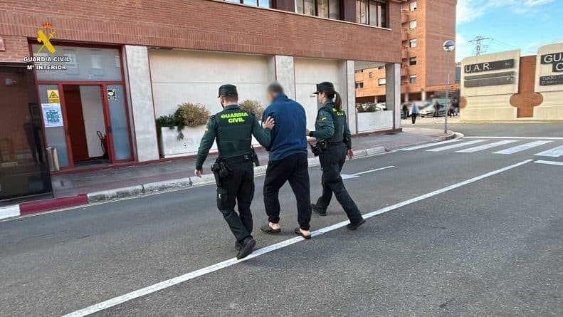 La Guardia Civil detiene a un hombre por agredir sexualmente y retener a una peregrina en el Camino de Santiago