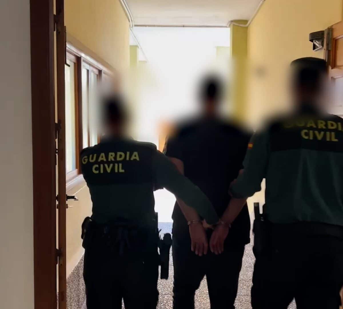 La Guardia Civil libera a una persona que estuvo secuestrada durante dos días en Calpe (Alicante)