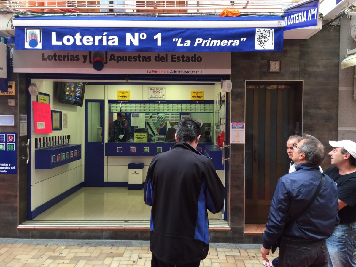 Robo en Administración de Benidorm: Incidente Precede al Reparto de Quinto Premio de la Lotería de Navidad