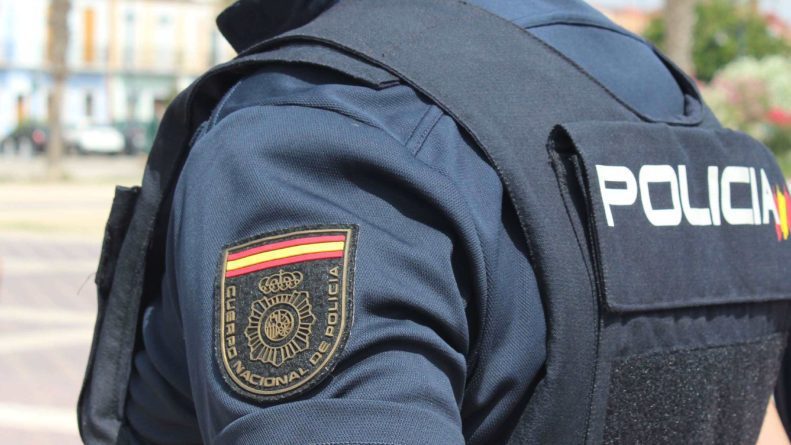 ALICANTE: Dos hermanos enfrentan cargos por falsedad documental y favorecimiento de la inmigración ilegal