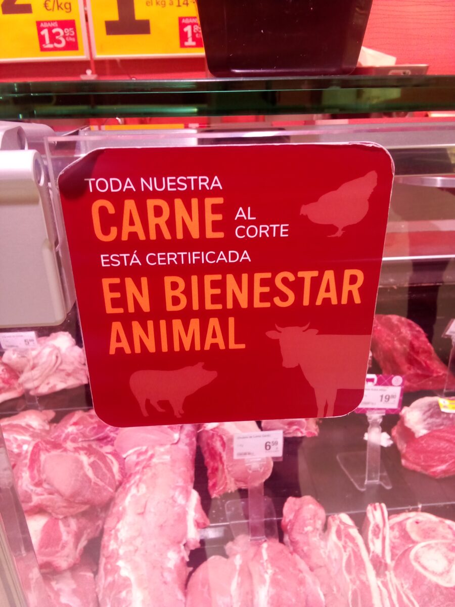 El cinismo que esconden los sellos de bienestar animal