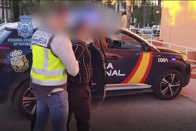 Padre e Hijo Detenidos en Alicante por Asesinato en Enfrentamiento Familiar