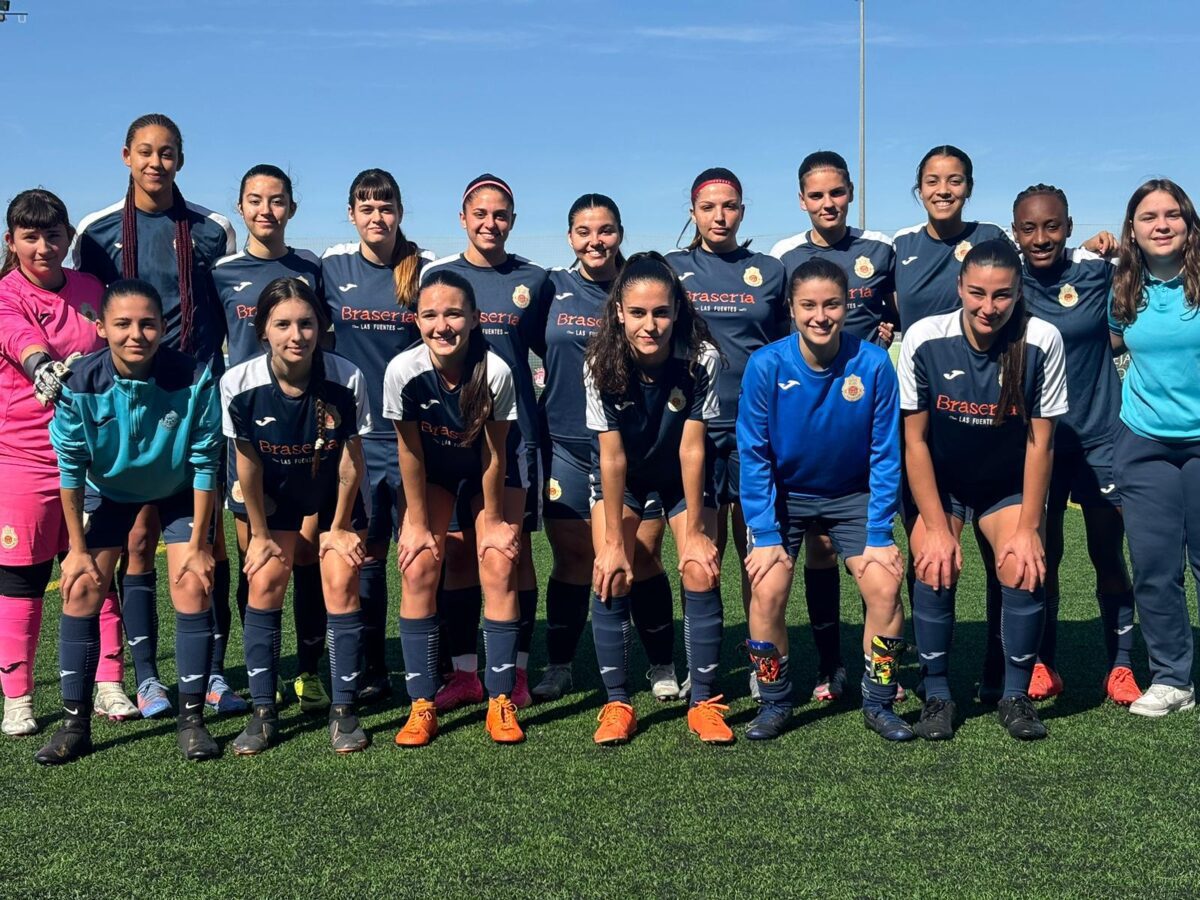 El Atlético de Aspe senior de fútbol golea a domicilio