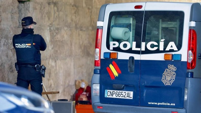 Hombre confiesa haber apuñalado a su amigo en medio de una disputa sobre la limpieza del hogar, infligiendo cinco heridas