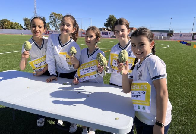 Cerca de 300 escolares de la Vega Baja vibran con las Olimpiadas de la Alcachofa