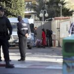 Rescatan a bebé de 18 meses abandonado bajo la lluvia en Alicante a las siete y media de la mañana, solo y en pañales