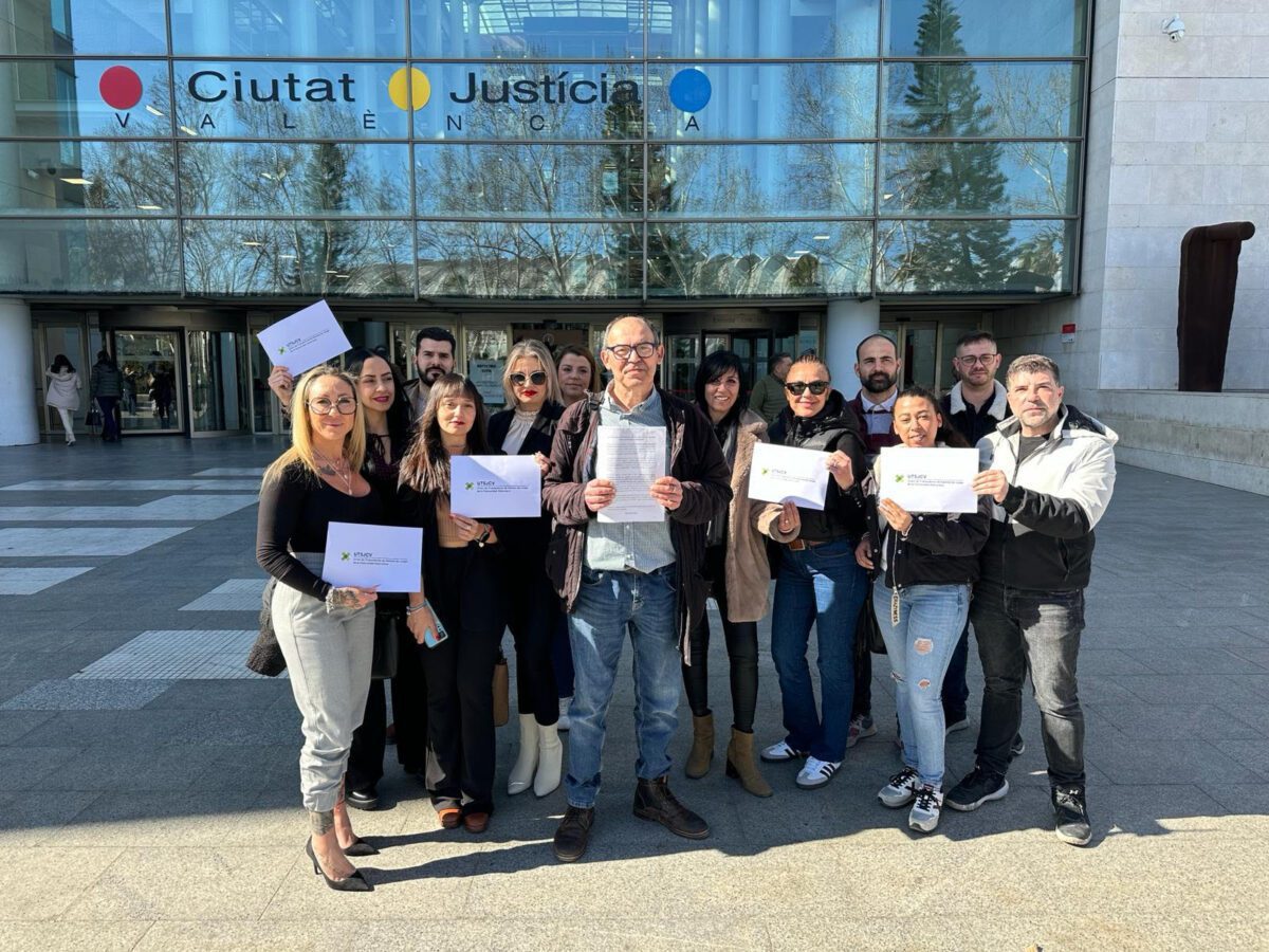 Los trabajadores de salones de juego de la Comunidad Valenciana presentan una querella contra Compromís y sus portavoces Joan Baldoví y Carlos Esteve por injurias y calumnias