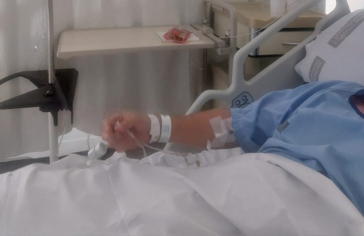 Xabia: Un hombre de 25 años termina en el hospital tras defender a su pareja de un acosador