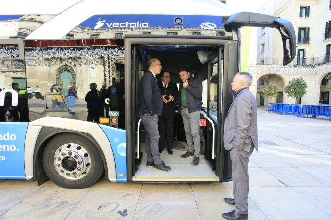 Alicante da un salto hacia la movilidad sostenible con 18 nuevos autobuses eléctricos