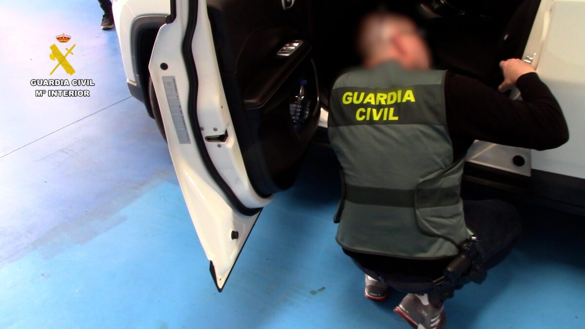 Desarticulado un grupo delictivo dedicado a la importación de vehículos con documentación falsa