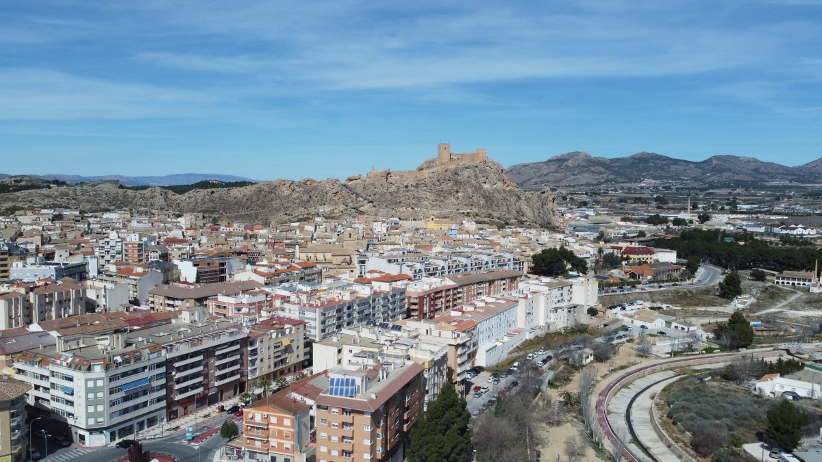 El pleno del Ayuntamiento de Sax aprueba la adhesión al Plan Vive para impulsar la construcción de vivienda de protección pública
