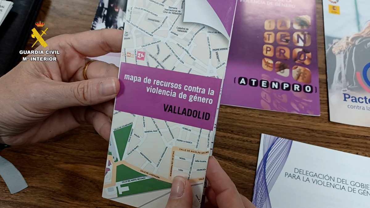 Detenido por agredir e insultar a su pareja mientras que ella realizaba un directo en redes sociales
