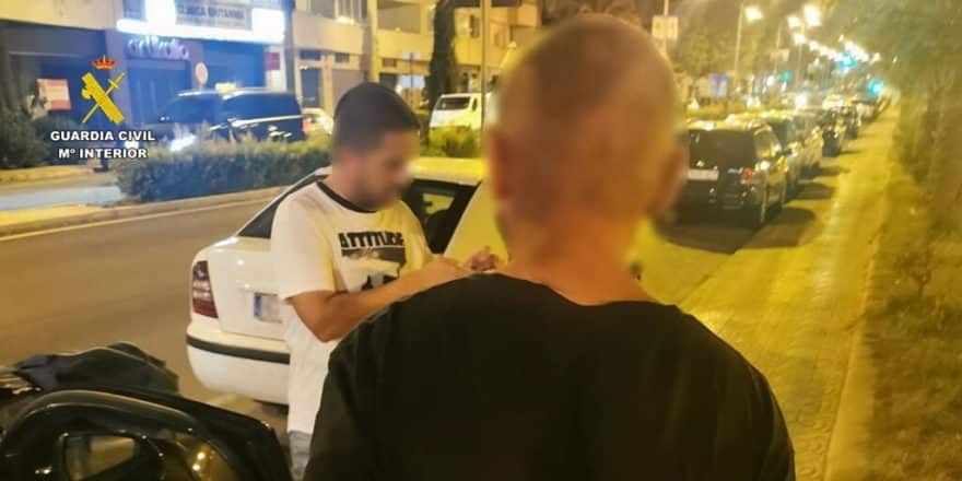 Ladrón de coches en el parking de un club deportivo, detenido en Alicante