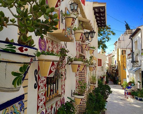 Descubre el Centro de Elche: Un Paseo por sus Encantadoras Calles