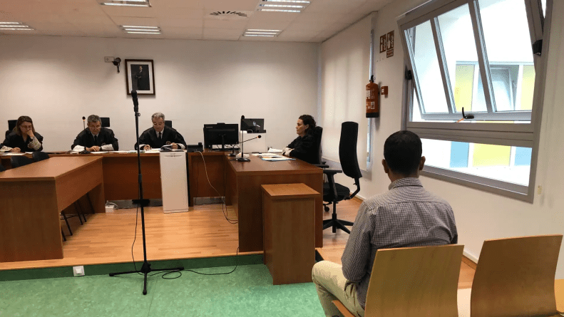 Profesor de Alicante condenado por abuso y ciberacoso a alumnas