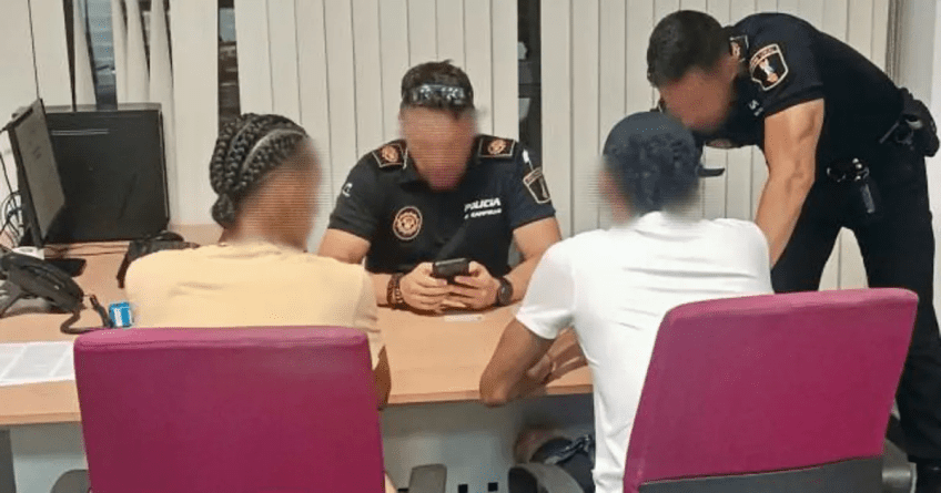 Detenido joven en El Campello por conducir sin carné con el coche y los papeles de su hermano gemelo para ir de fiesta
