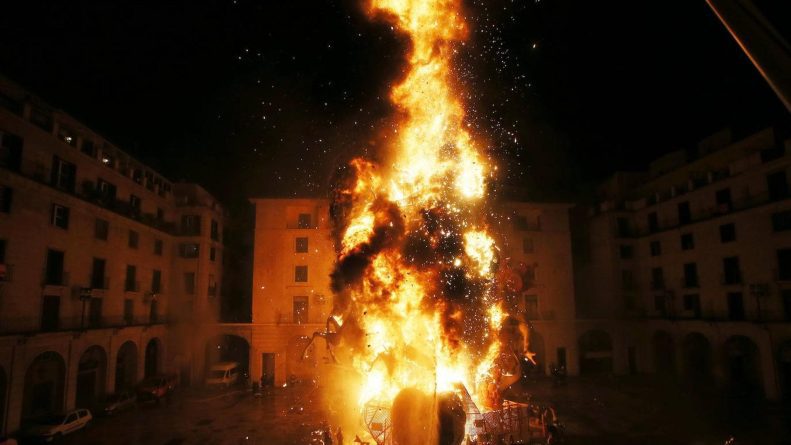 ¿Vacaciones más largas en 2025? Alicante confirma puentes de cuatro días en Hogueras y Semana Santa en 2025