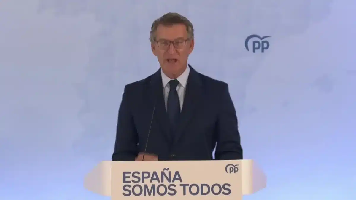 Feijóo arremete contra Sánchez: "Cree que gobierna para idiotas"