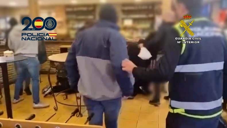 Detenidos tres integrantes de una organización criminal especializada en el robo en superficies comerciales