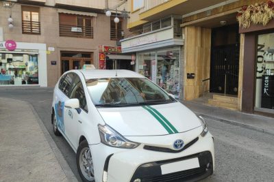 Elche aprueba 24 nuevas licencias de taxi: impulso al transporte local