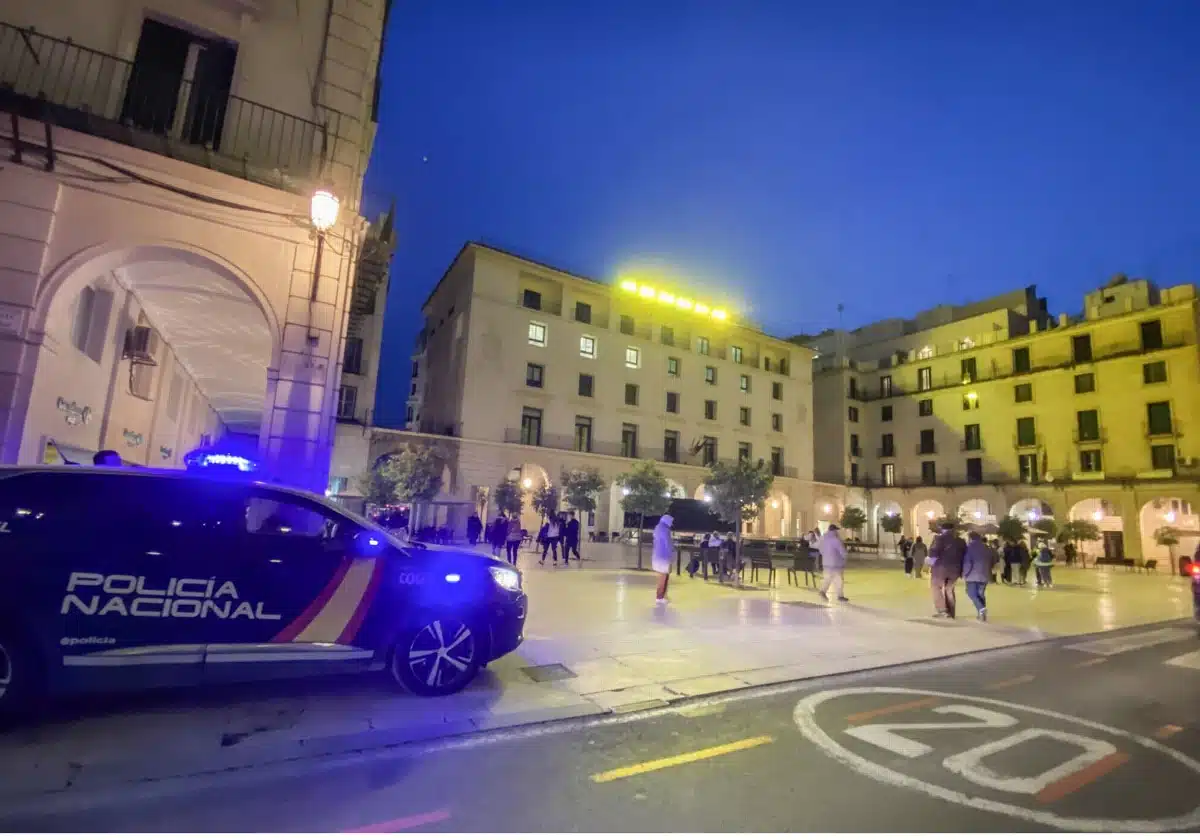 Un estudiante se enfrenta a doce años de cárcel Tras ser acusado de violar a una compañera de instituto en Alicante