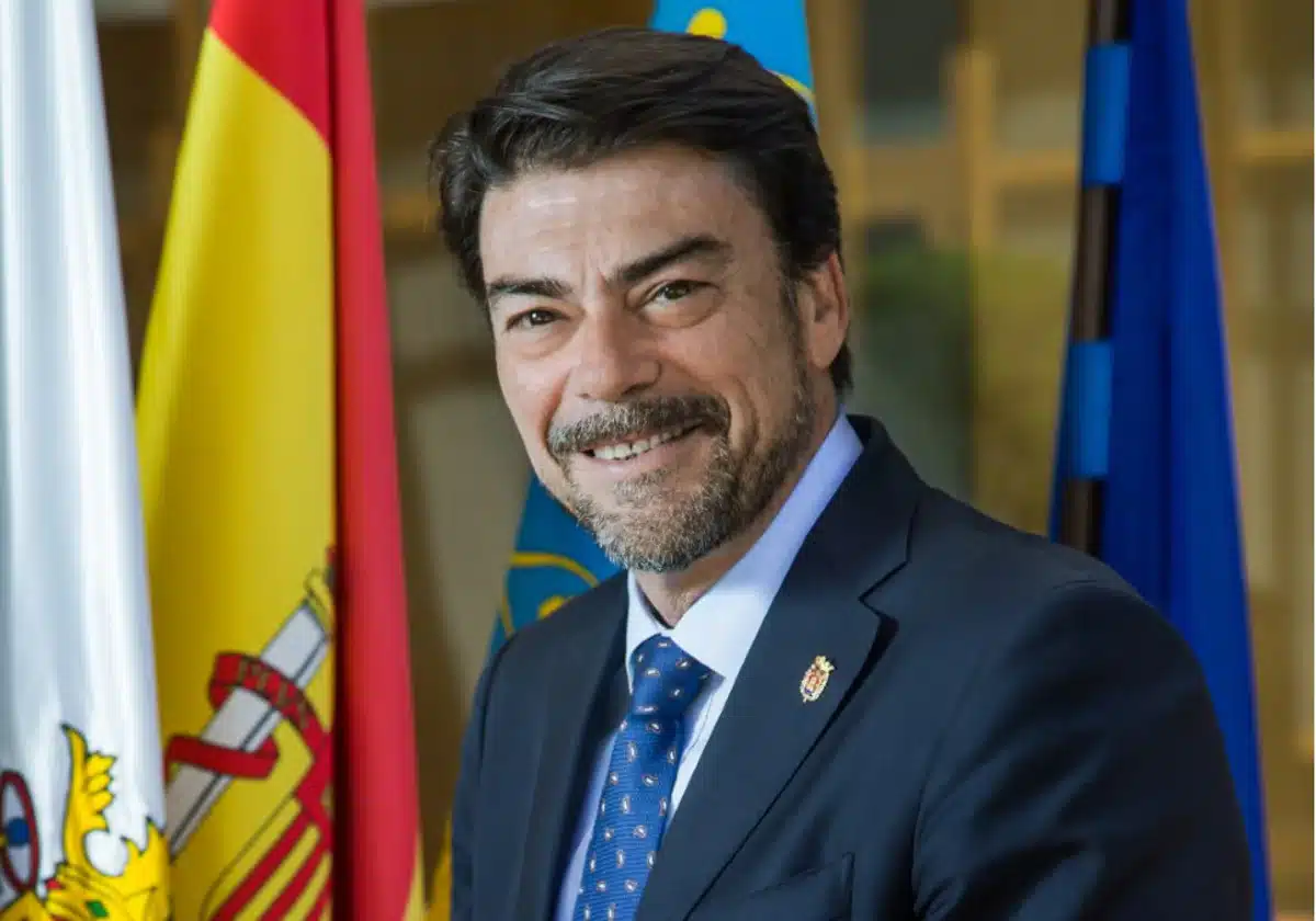 Barcala vuelve a cobrar como consejero del Puerto de Alicante
