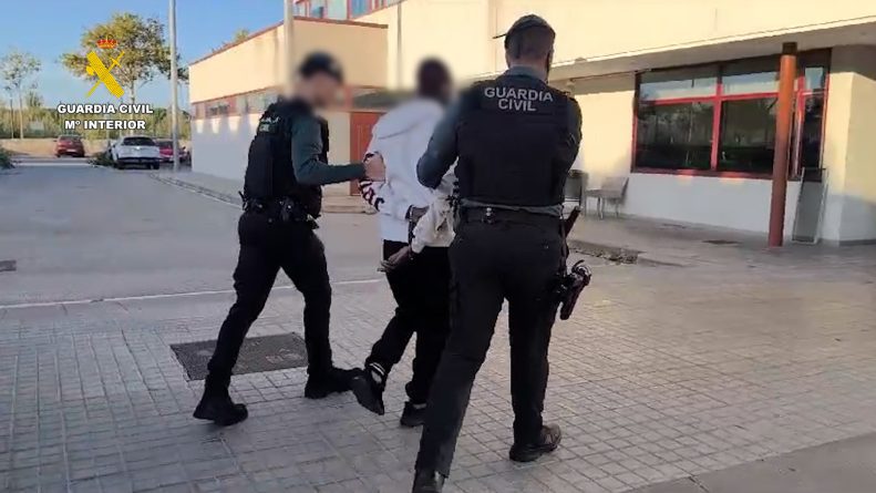 Detenido por tráfico de drogas un hombre que viajaba con 17 kilogramos de cocaína en su maleta