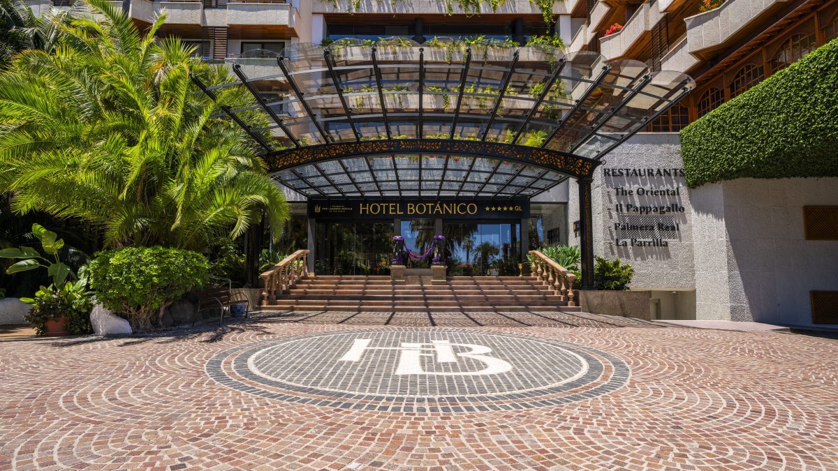 Hotel Botánico & The Oriental Spa Garden celebra sus 50 años de historia
