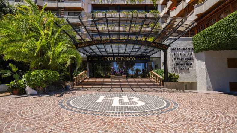 Hotel Botánico & The Oriental Spa Garden celebra sus 50 años de historia