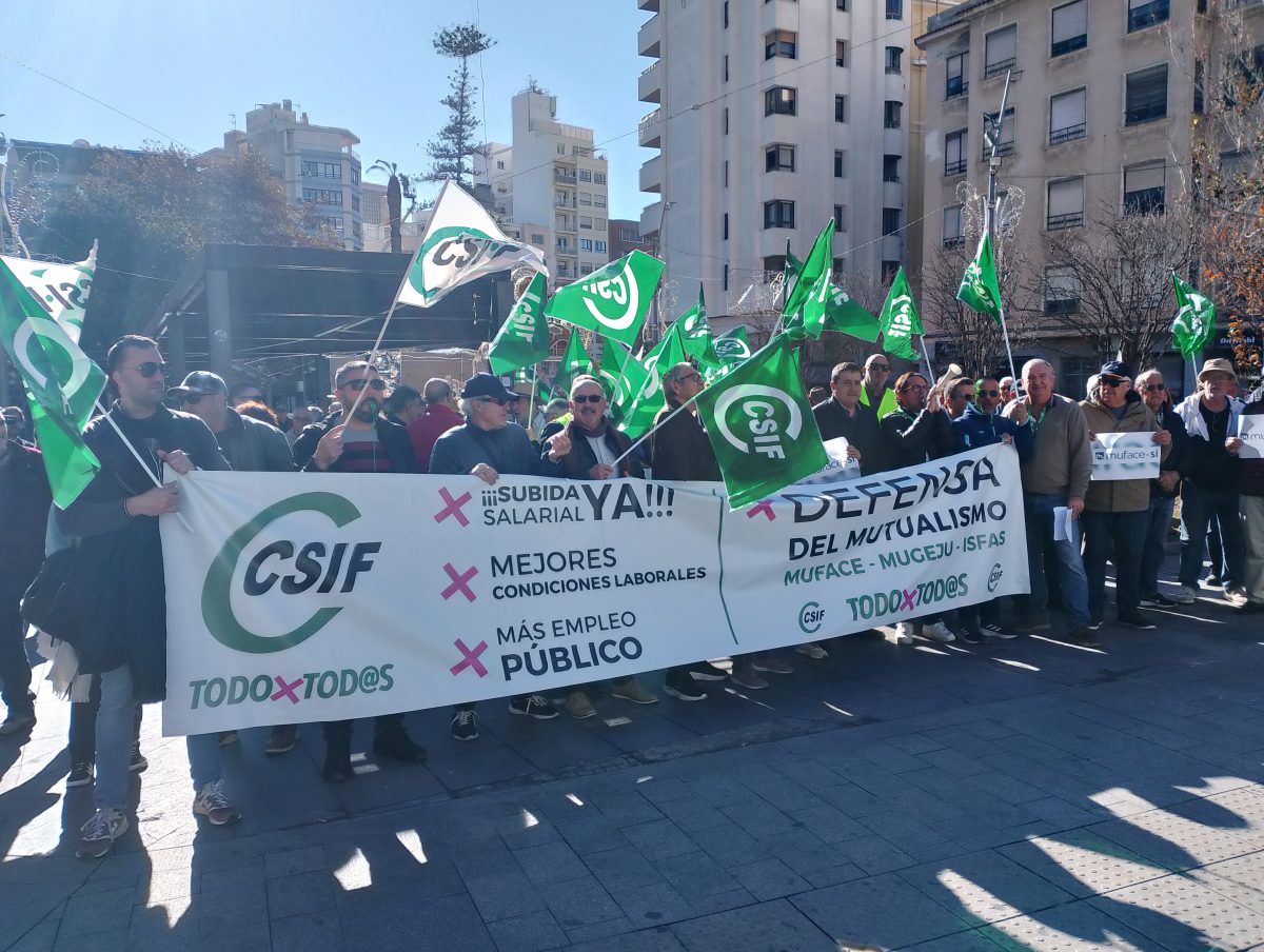 CSIF realiza una concentración en defensa de Muface