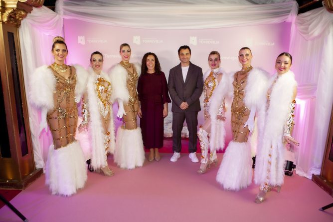 Torrevieja presenta en FITUR su programa turístico 2025
