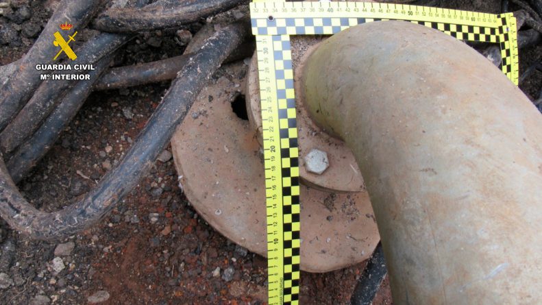 La Guardia Civil investiga el uso de varios pozos ilegales y daños contra el medio ambiente en una comunidad de vecinos