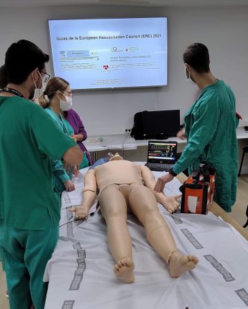 El servicio de Anestesiología del Hospital General de Elche imparte un curso de Soporte Vital Avanzado certificado por la ‘European Resucitacion Council’