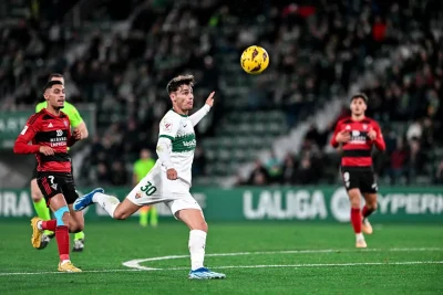 Mirandés golea al Elche C.F. en una exhibición de fútbol contundente