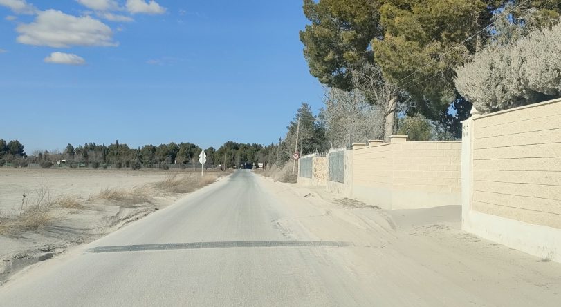UCIN Albacete exige limpieza inmediata del camino principal de Casas Viejas por los vientos de la semana pasada