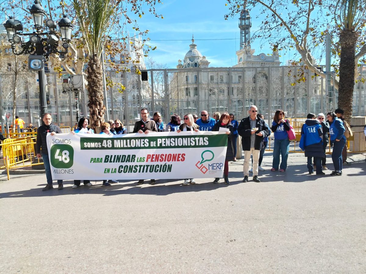 Organizaciones de jóvenes y de pensionistas se movilizan juntas en Valencia por el blindaje de las pensiones