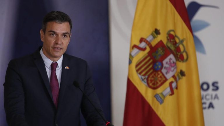 El Supremo tumba la querella de Manos Limpias contra Sánchez y su esposa por falta de fundamento