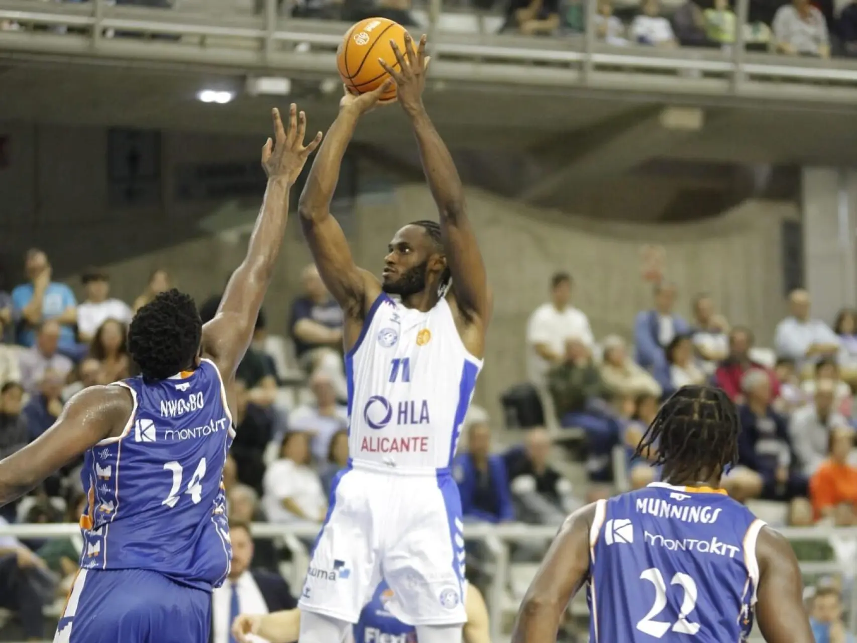 HLA Alicante arrasa al Menorca y encadena tres victorias seguidas