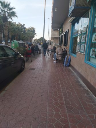La ‘Plataforma de Afectados por el Reglamento para la Ocupación de la Vía Pública en los Comercios de Guardamar del Segura’ convoca una concentración mañana -viernes, 7 de marzo- en la Plaza del Ayuntamiento.